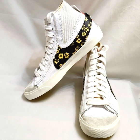 Nike Blazer '77 Jumbo Mid Sunflower Floral Hightop sneakers (m size 9) - Picture 4 of 13